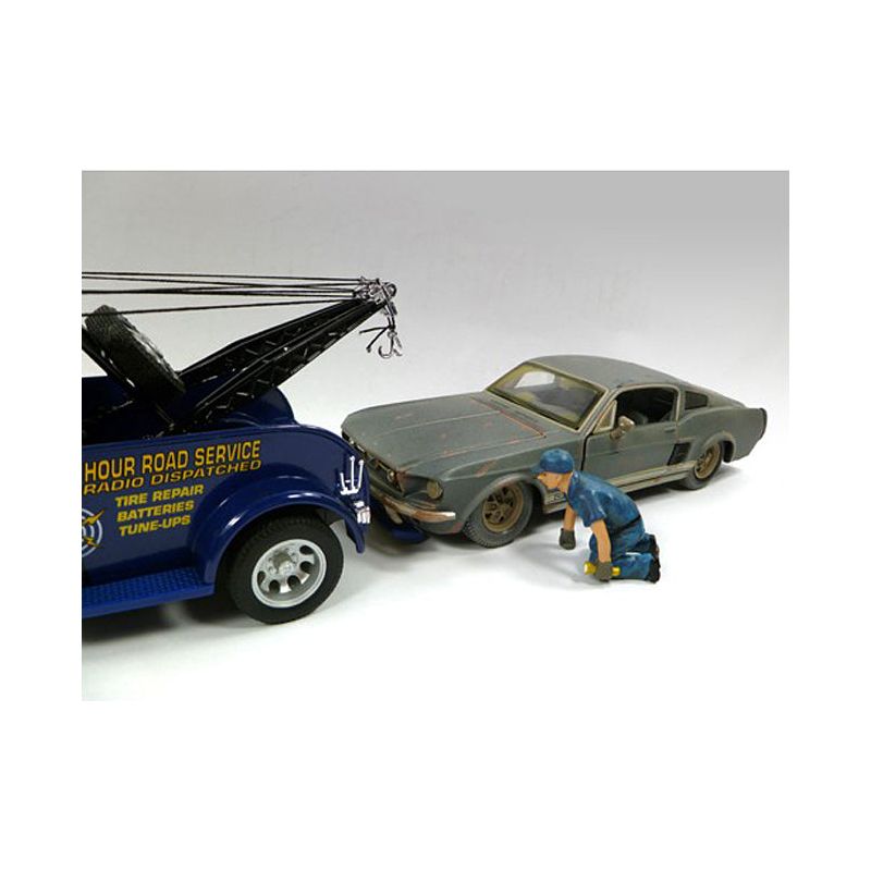 Tow Truck Driver/Operator Scott Figurine for 1/24 Scale Models by American Diorama