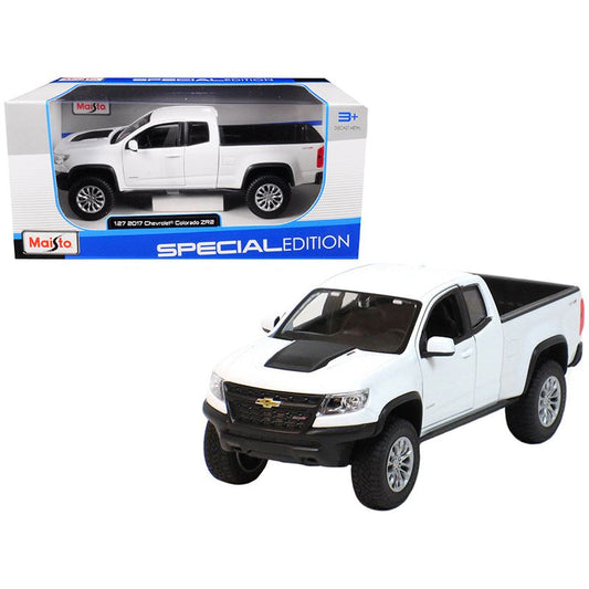 2017 Chevrolet Colorado ZR2 Pickup Truck White 1/27 Diecast Model Car by Maisto