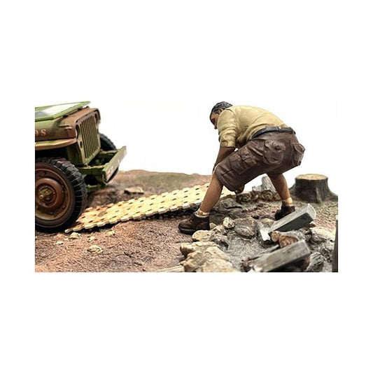 "4X4 Mechanic" Figure 2 with Board Accessory for 1/18 Scale Models by American Diorama