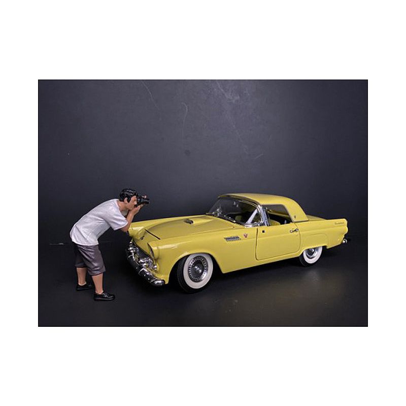 "Weekend Car Show" Figurine IV for 1/18 Scale Models by American Diorama