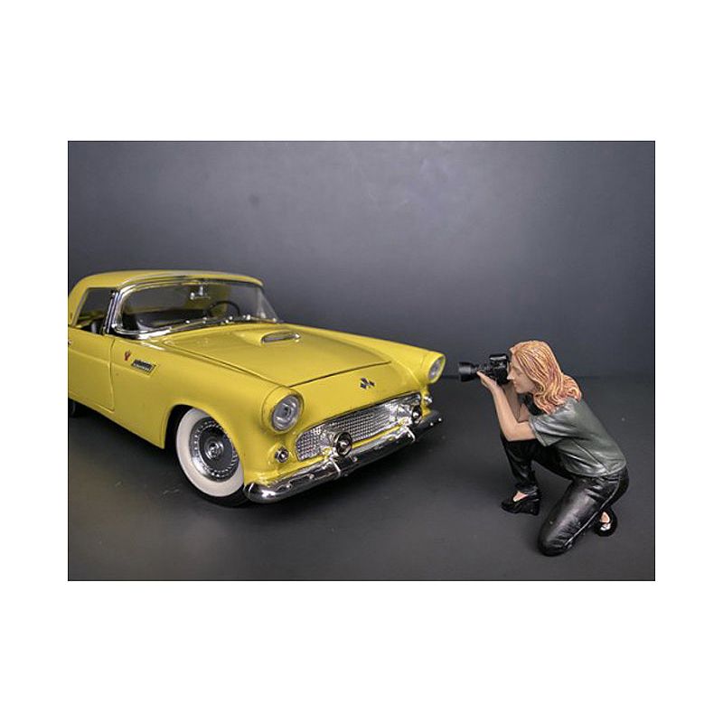 "Weekend Car Show" Figurine III for 1/24 Scale Models by American Diorama