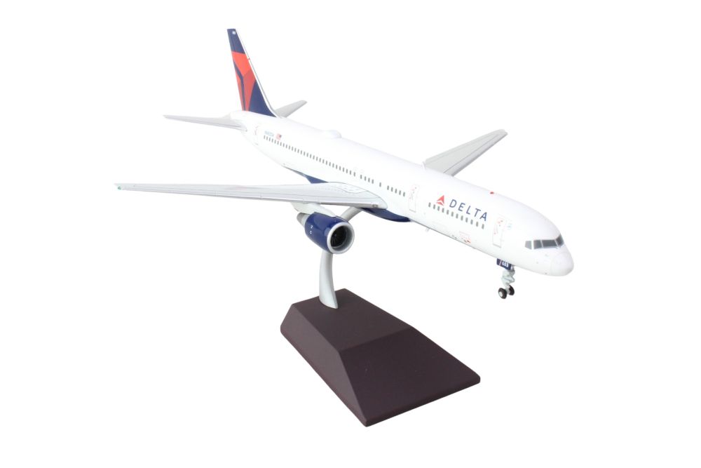 Boeing 757-200 Commercial Aircraft "Delta Air Lines" (N683DA) White with Red and Blue Tail "Gemini 200" Series 1/200 Diecast Model Airplane by GeminiJets