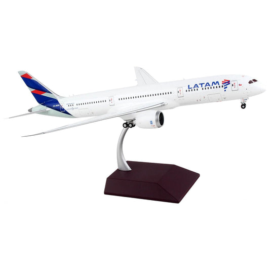 Boeing 787-9 Commercial Aircraft "LATAM Airlines" White with Blue Tail "Gemini 200" Series 1/200 Diecast Model Airplane by GeminiJets