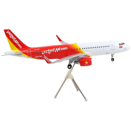 Airbus A320 Commercial Aircraft "VietJet Air" White and Red "Gemini 200" Series 1/200 Diecast Model Airplane by GeminiJets