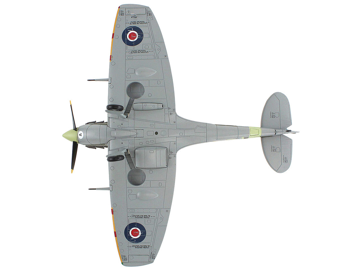 Supermarine Spitfire Mk Vb Fighter Aircraft "EN921 Flying Officer Jack Sheppard No. 401 Squadron" (1943) Royal Canadian Air Force "Air Power Series" 1/48 Diecast Model by Hobby Master