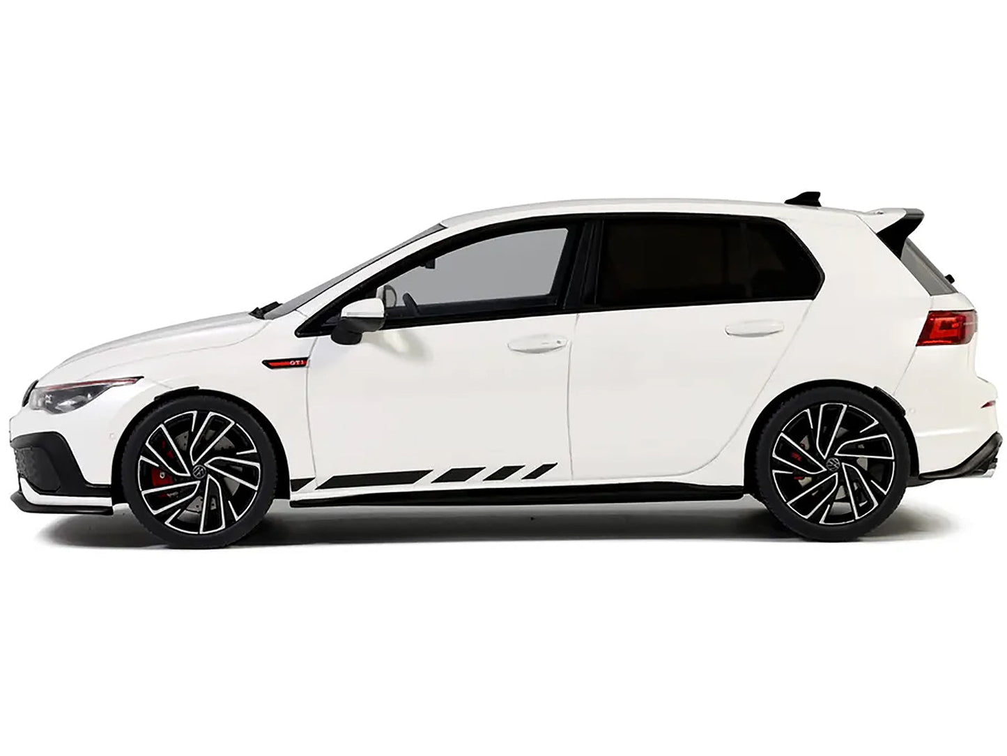 Volkswagen Golf VIII GTI Clubsport White Limited Edition to 1000 pieces Worldwide 1/18 Model Car by Otto Mobile